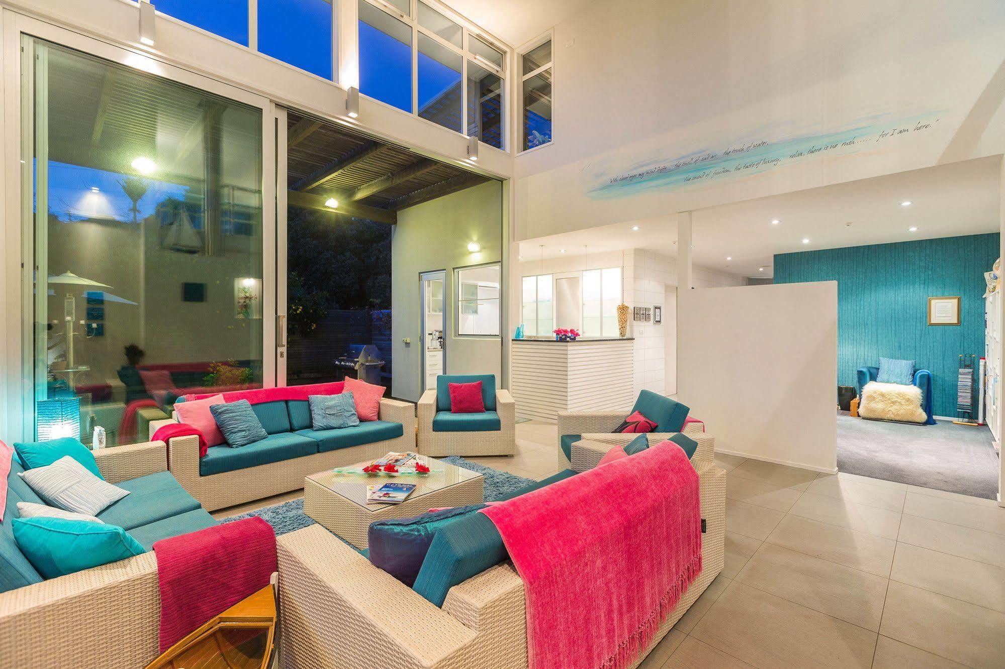 Waiheke Waterfront Lodge Oneroa Экстерьер фото