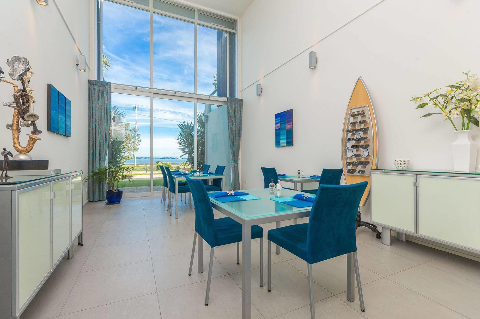 Waiheke Waterfront Lodge Oneroa Экстерьер фото