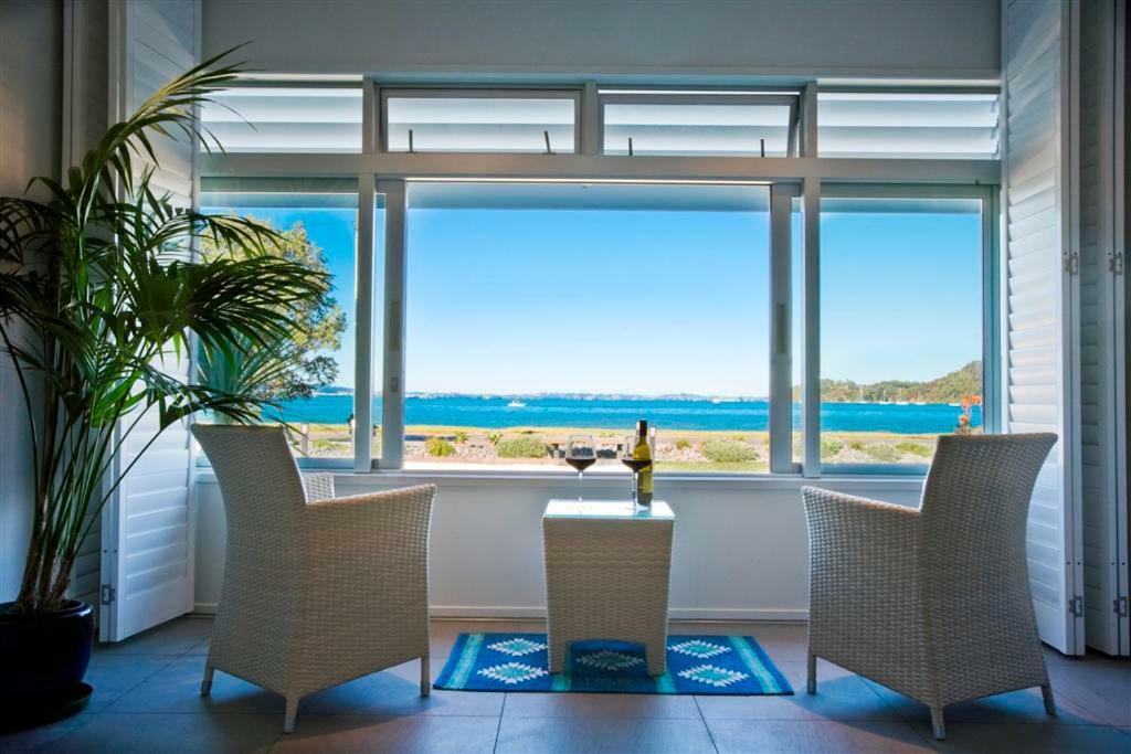 Waiheke Waterfront Lodge Oneroa Экстерьер фото