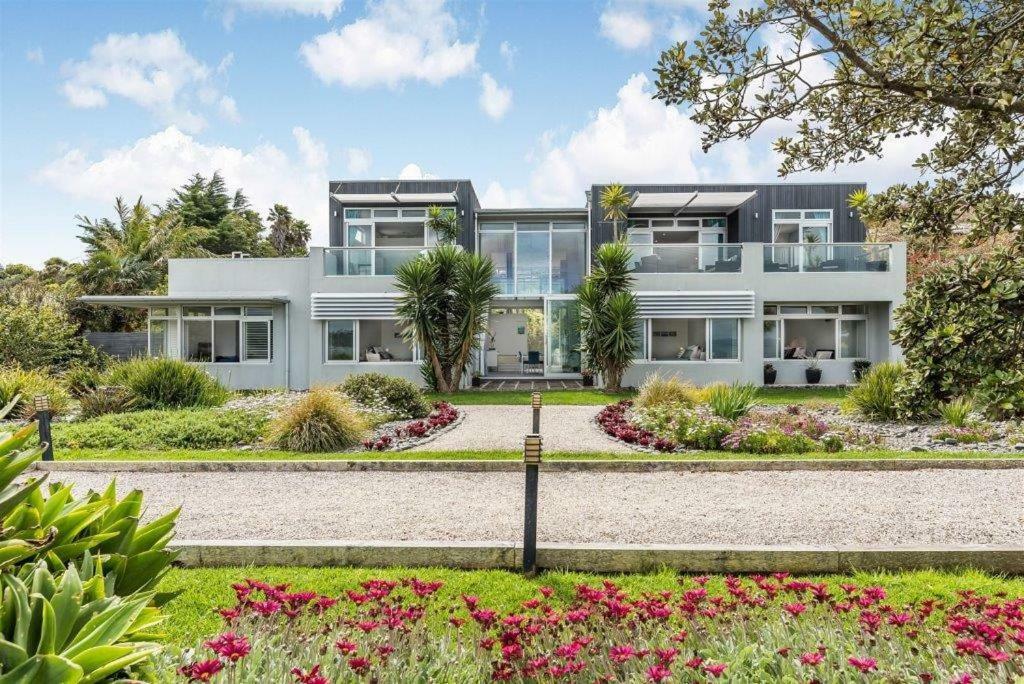 Waiheke Waterfront Lodge Oneroa Экстерьер фото