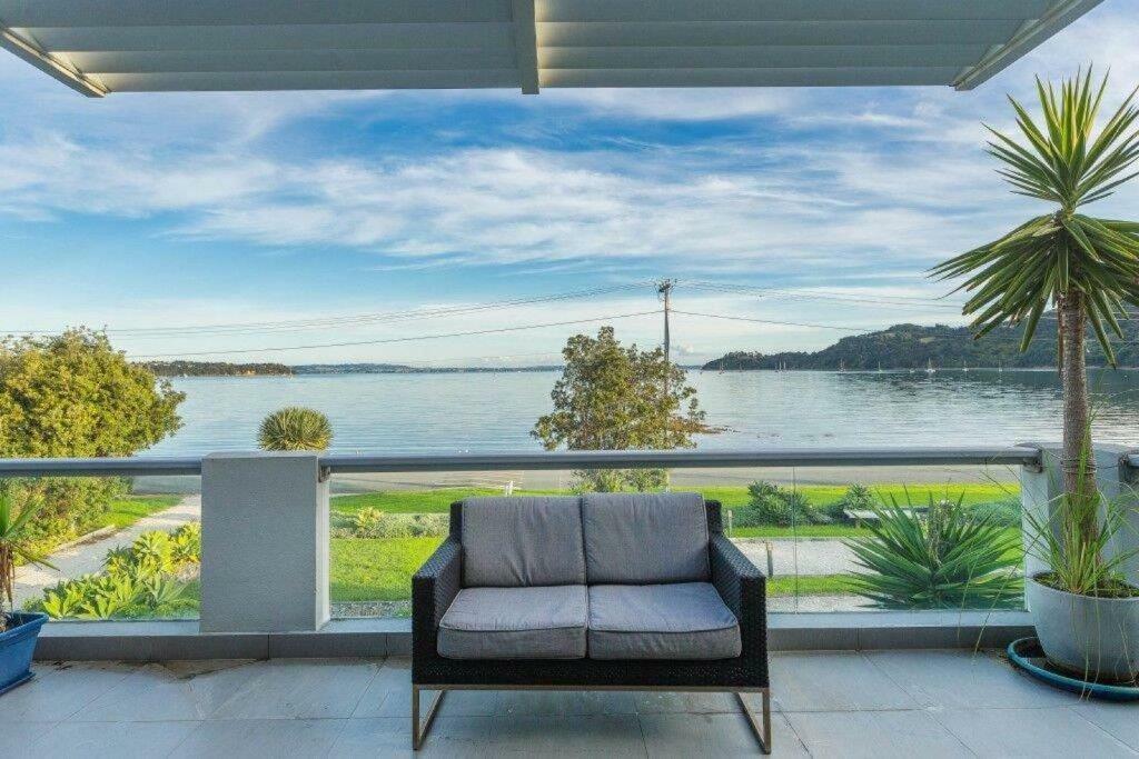Waiheke Waterfront Lodge Oneroa Экстерьер фото