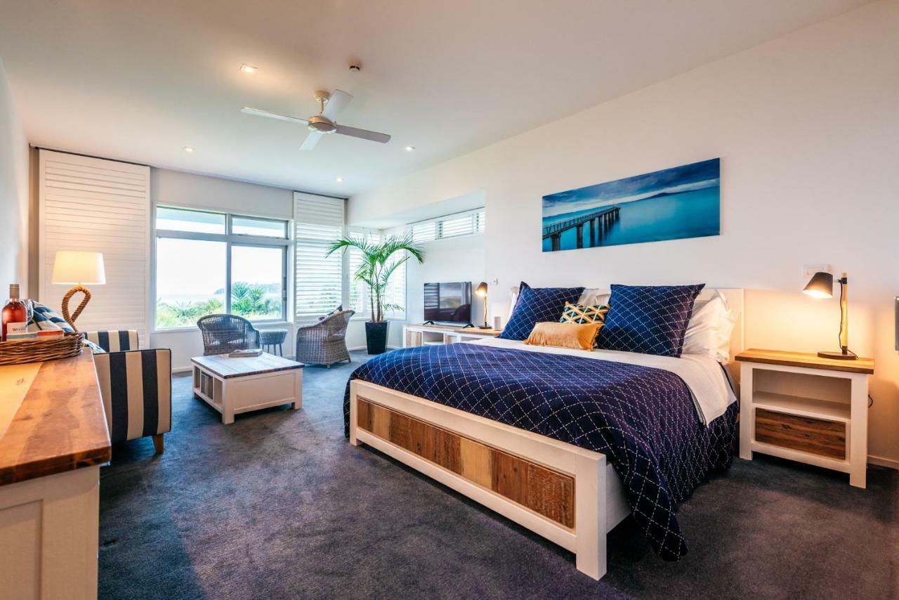 Waiheke Waterfront Lodge Oneroa Экстерьер фото