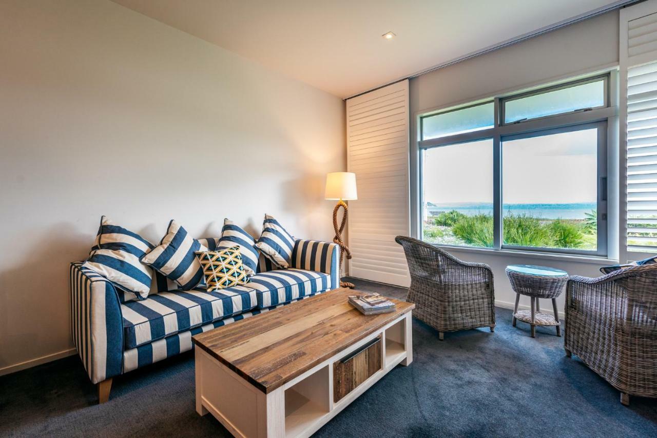 Waiheke Waterfront Lodge Oneroa Экстерьер фото