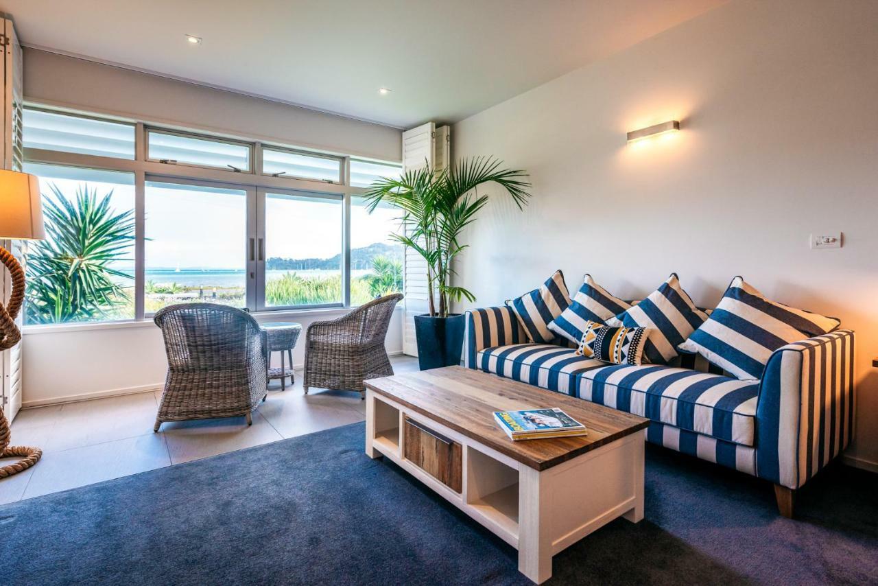 Waiheke Waterfront Lodge Oneroa Экстерьер фото