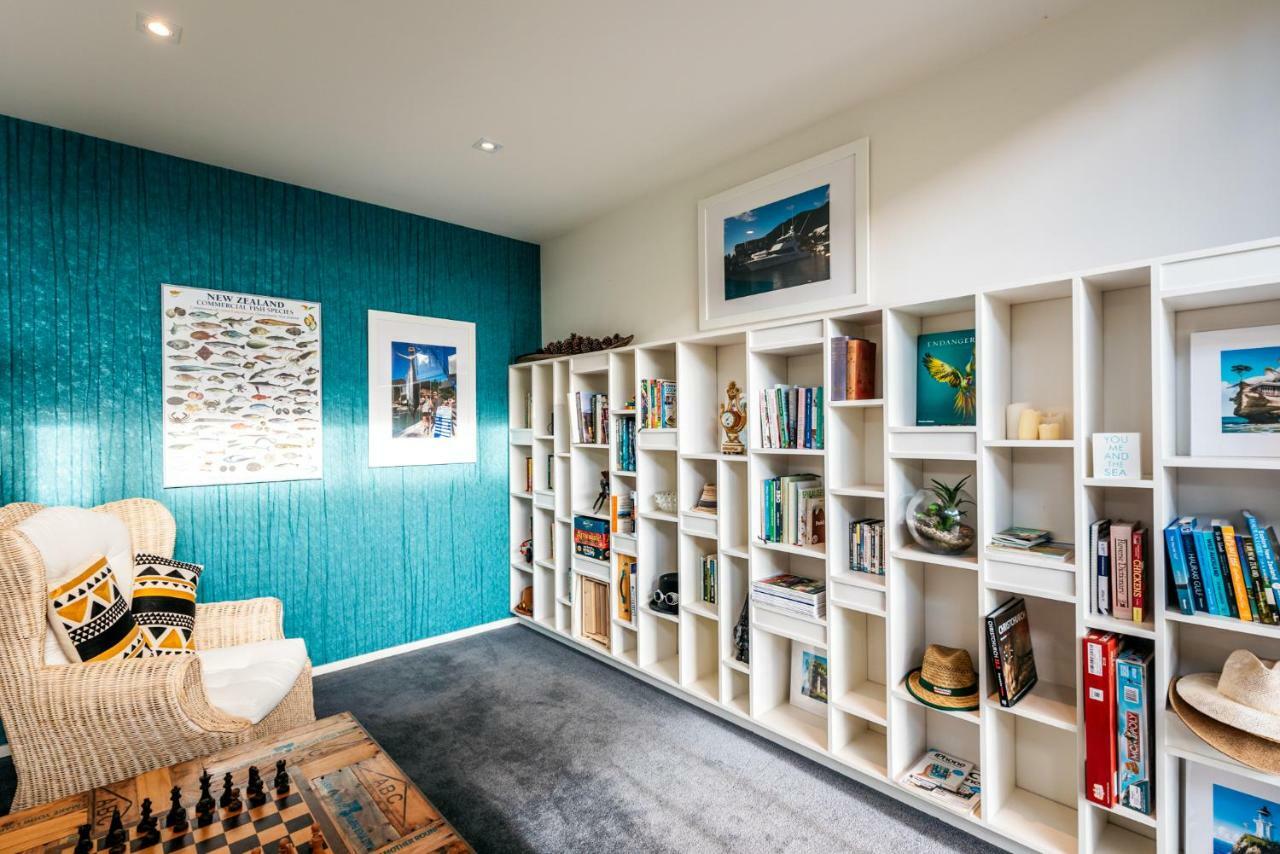 Waiheke Waterfront Lodge Oneroa Экстерьер фото